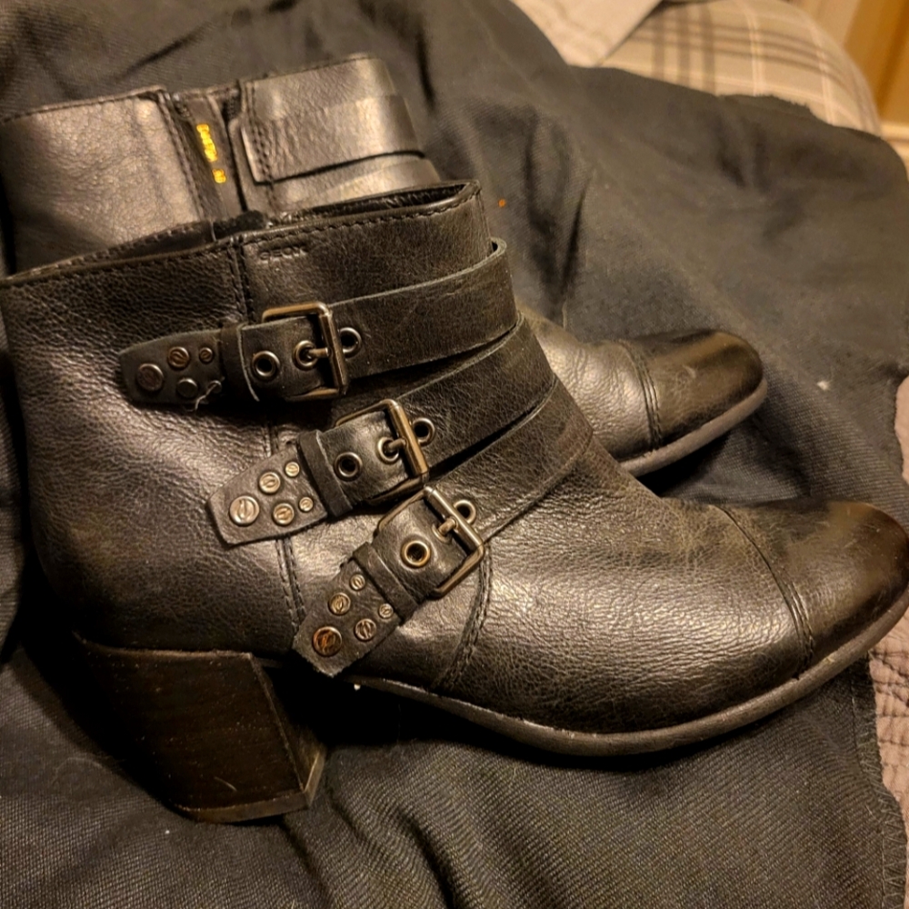 Geox botties 7.5US